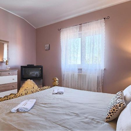 Cozy Apartment In Stinjan With Wifi Zewnętrze zdjęcie